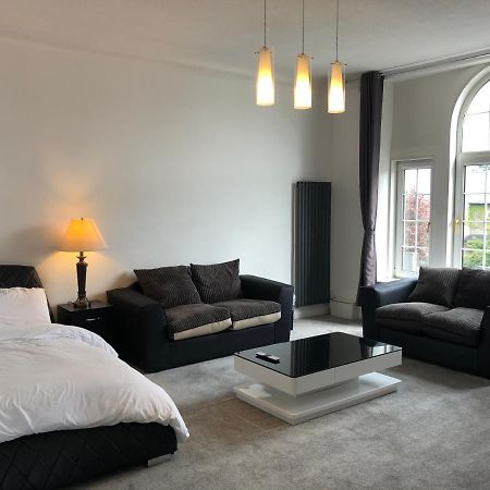 Premier 2 Bed Flat C Lejlighed Broxburn Eksteriør billede