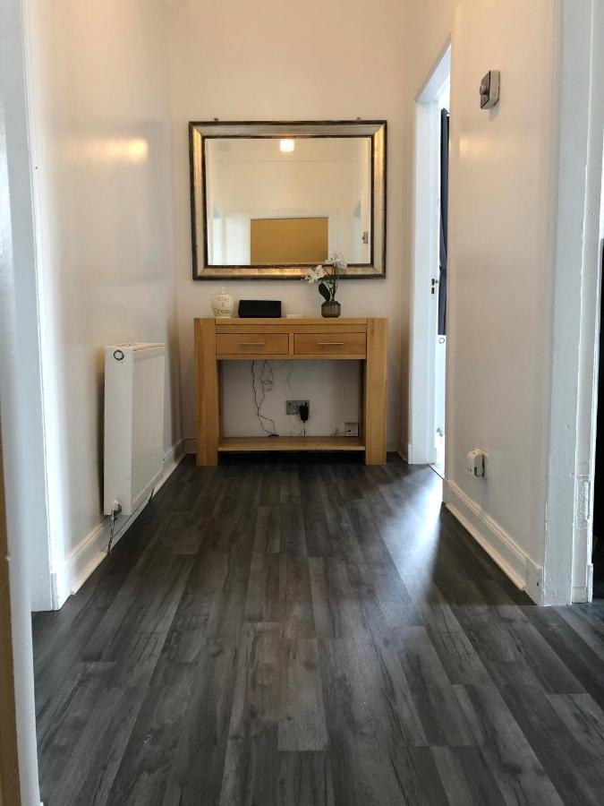 Premier 2 Bed Flat C Lejlighed Broxburn Eksteriør billede