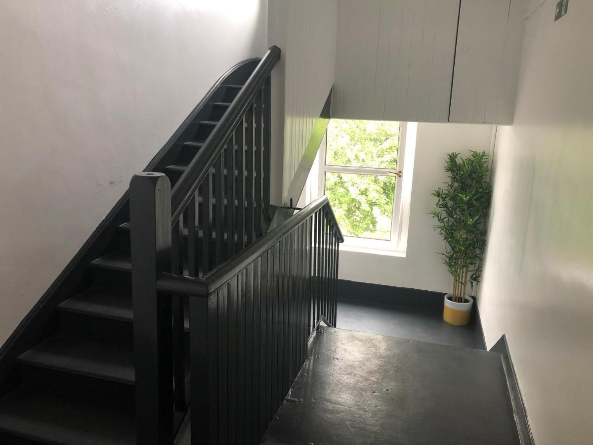 Premier 2 Bed Flat C Lejlighed Broxburn Eksteriør billede