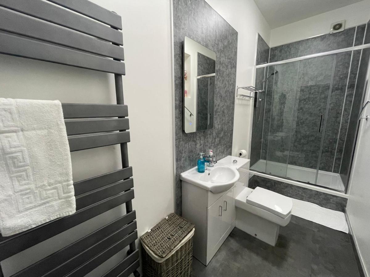 Premier 2 Bed Flat C Lejlighed Broxburn Eksteriør billede