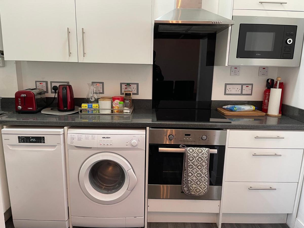 Premier 2 Bed Flat C Lejlighed Broxburn Eksteriør billede